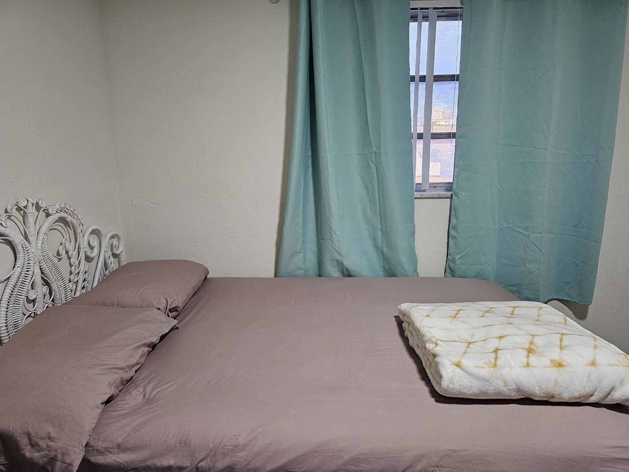 Room In Apartment - The Sample Rd Retreats Pompano Beach Eksteriør billede